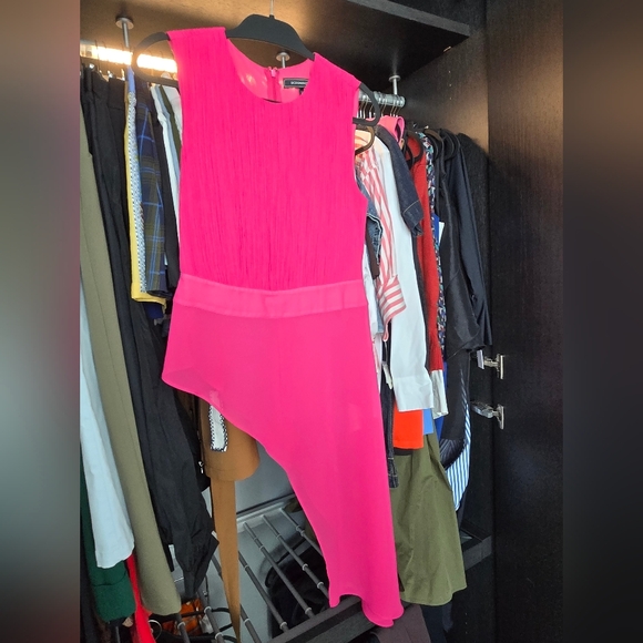 BCBGMaxAzria Fuchsia Top - Picture 4 of 8